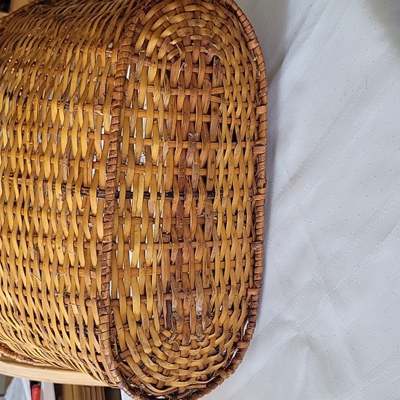 Unique Vintage Basket - Picture 7 of 8